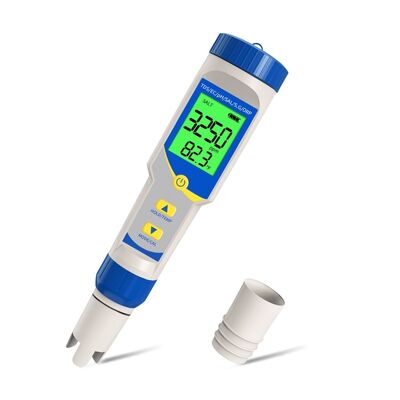 Testatore digitale dell'acqua multifunzione 7-in-1 con sonda ad alta precisione e display LCD retroilluminato per il test della qualità dell'acqua delle piscine e degli acquari